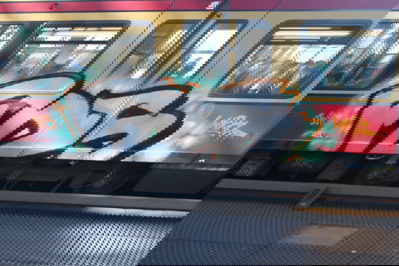 Graffiti Train in Berlin - Photo by Jocheeen - fds, berlin (2013)