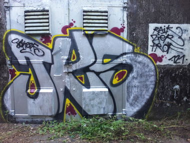 Graffiti Bombing in Minalin - Photo by Joekatze - JKS, Jokers, Raick (2012)