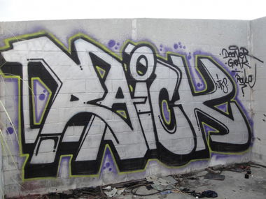 Graffiti Bombing in Manila - Photo by Joekatze - Raick, JKS, Jokers