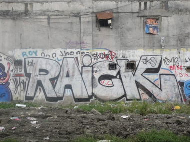 Graffiti Bombing in Manila - Photo by Joekatze - Raick, JKS, Jokers (2011)