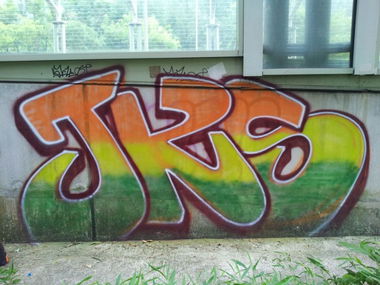 Graffiti Bombing in Tai Tam - Photo by Joekatze - JKS, Jokers, Jokaz (2012)