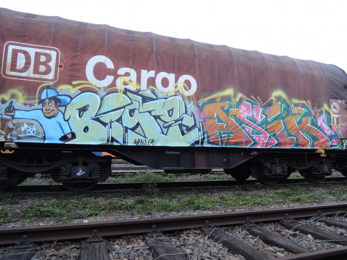 Graffiti Train - Photo by Joerg - Besig, Besiq, Besi (2013)