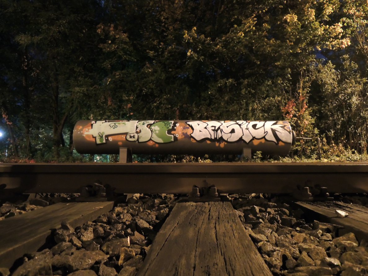 Graffiti Bombing - Photo by Joerg - HSC, Besik, Besig