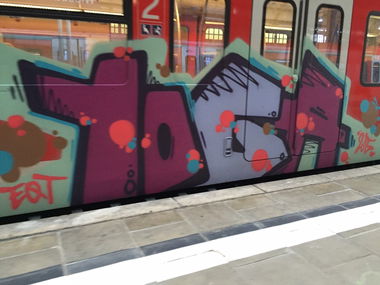 Graffiti Train - Photo by Jope2 - yoga (2015)