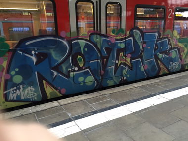 Graffiti Train - Photo by Jope2 - rotik (2015)