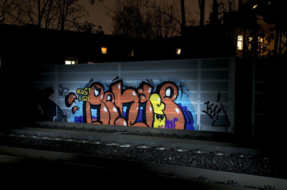 Graffiti Bombing in Köln - Photo by Jupiter - Behave, BHave, INF (2012)