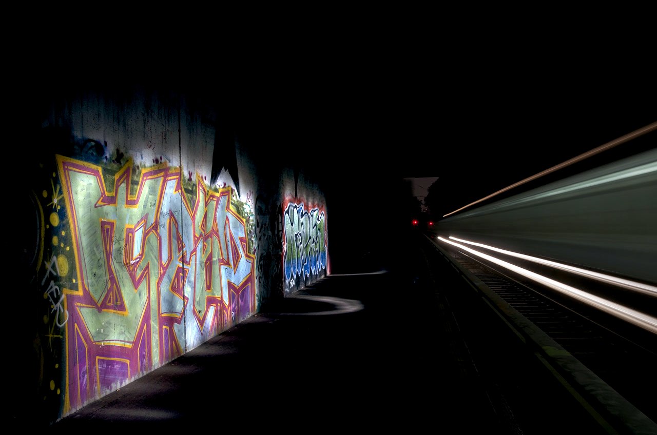 Graffiti Bombing in Köln - Photo by Jupiter - Tired, MDE, LightVisions