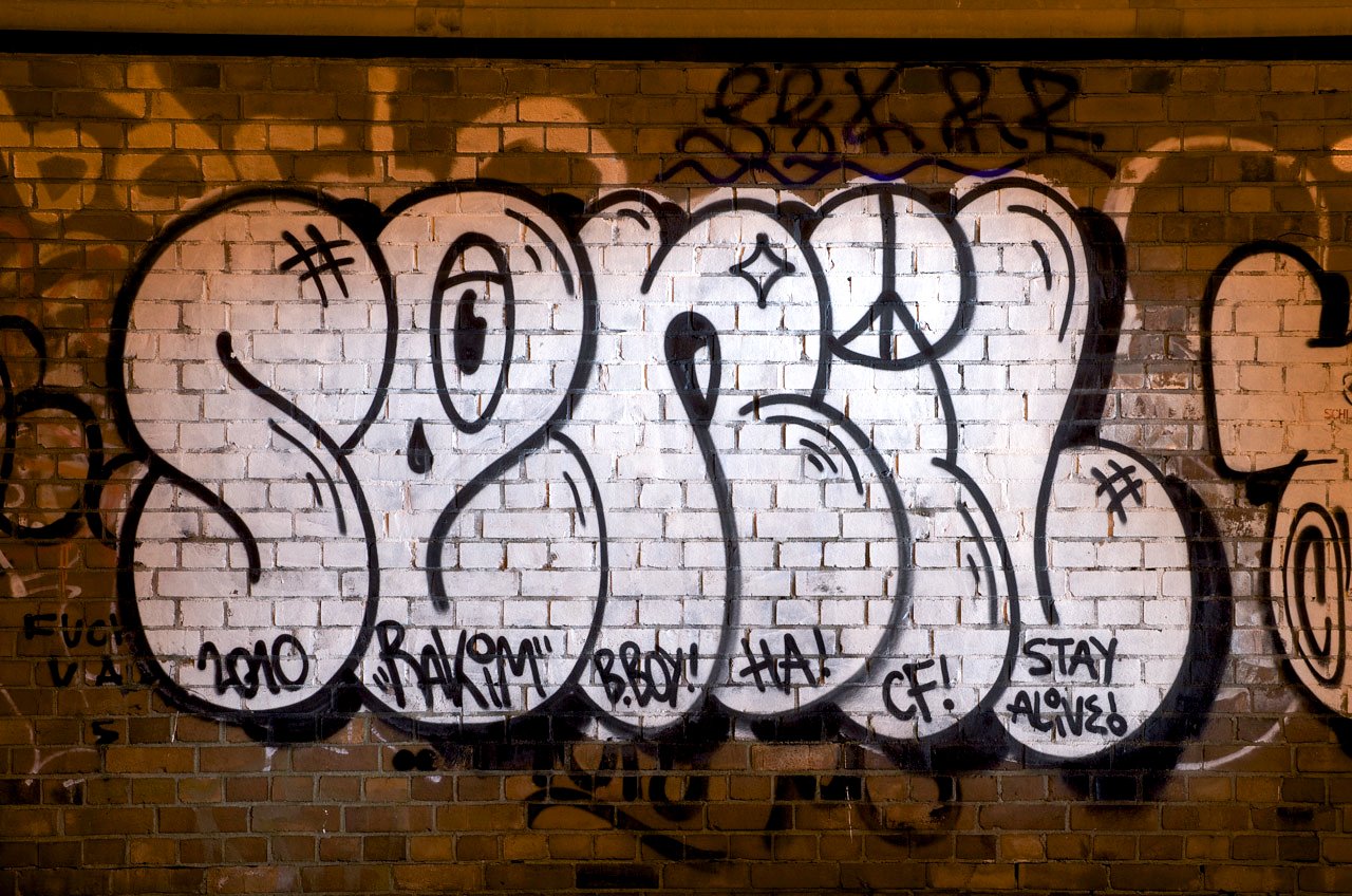 Graffiti Bombing in Köln - Photo by Jupiter - Senil, HA, CF (2010)
