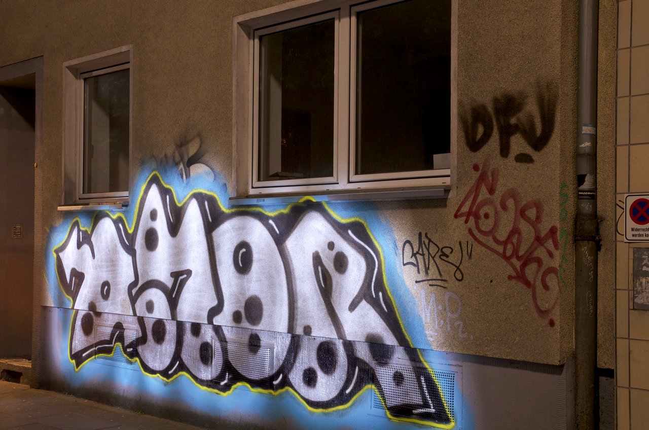 Graffiti Bombing in Köln - Photo by Jupiter - Amor, DFV, 354 (2013)