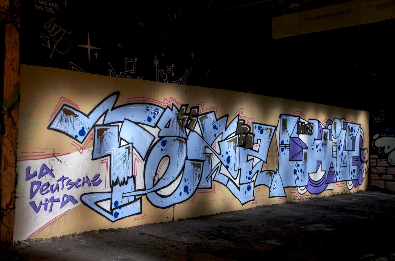 Graffiti Wall in Köln - Photo by Jupiter - Fezz, Chile, BM45 (2013)