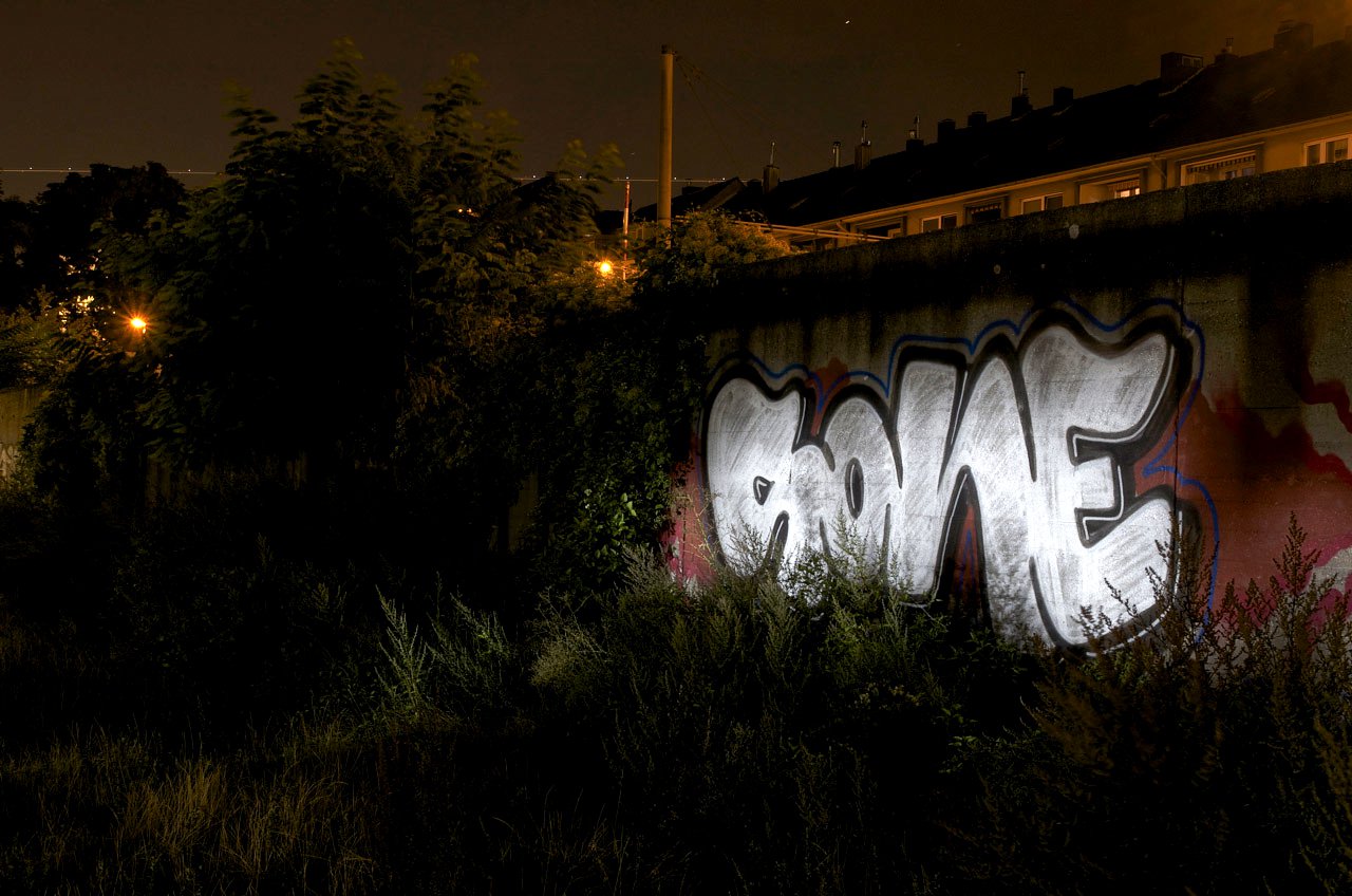 Graffiti Bombing in Köln - Photo by Jupiter - Sone, DFV, 354