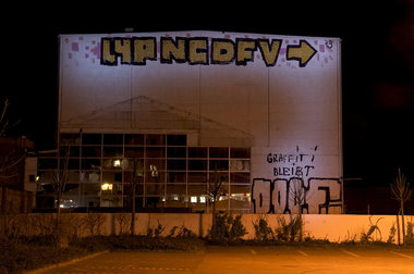 Graffiti Bombing in Köln - Photo by Jupiter - LYP, NC, DFV (2013)