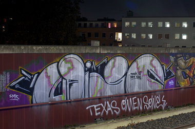 Graffiti Bombing in Köln - Photo by Jupiter - Weise, Netz, Texas
