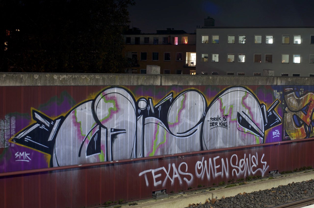 Graffiti Bombing in Köln - Photo by Jupiter - Weise, Netz, Texas