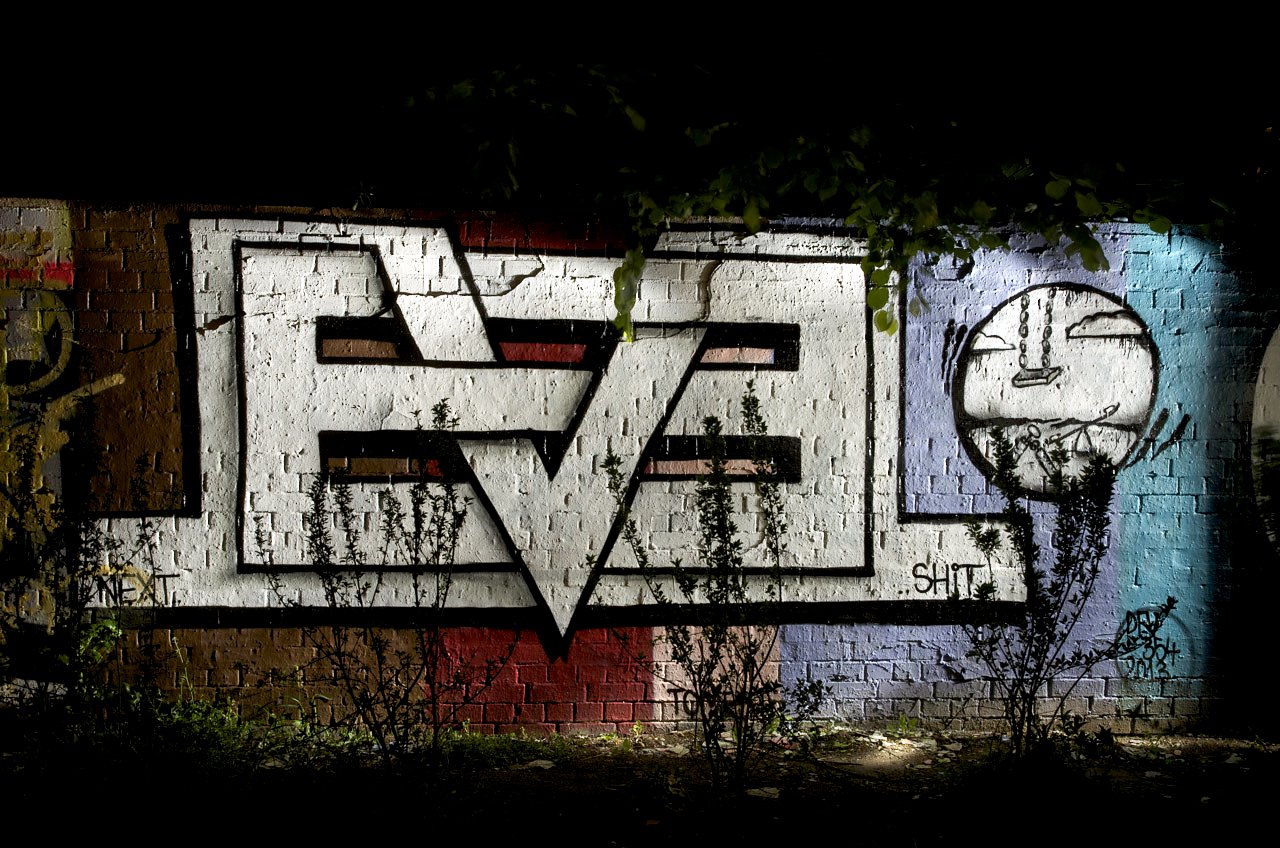 Graffiti Wall in Köln - Photo by Jupiter - Ekrem, DFV, 354 (2013)