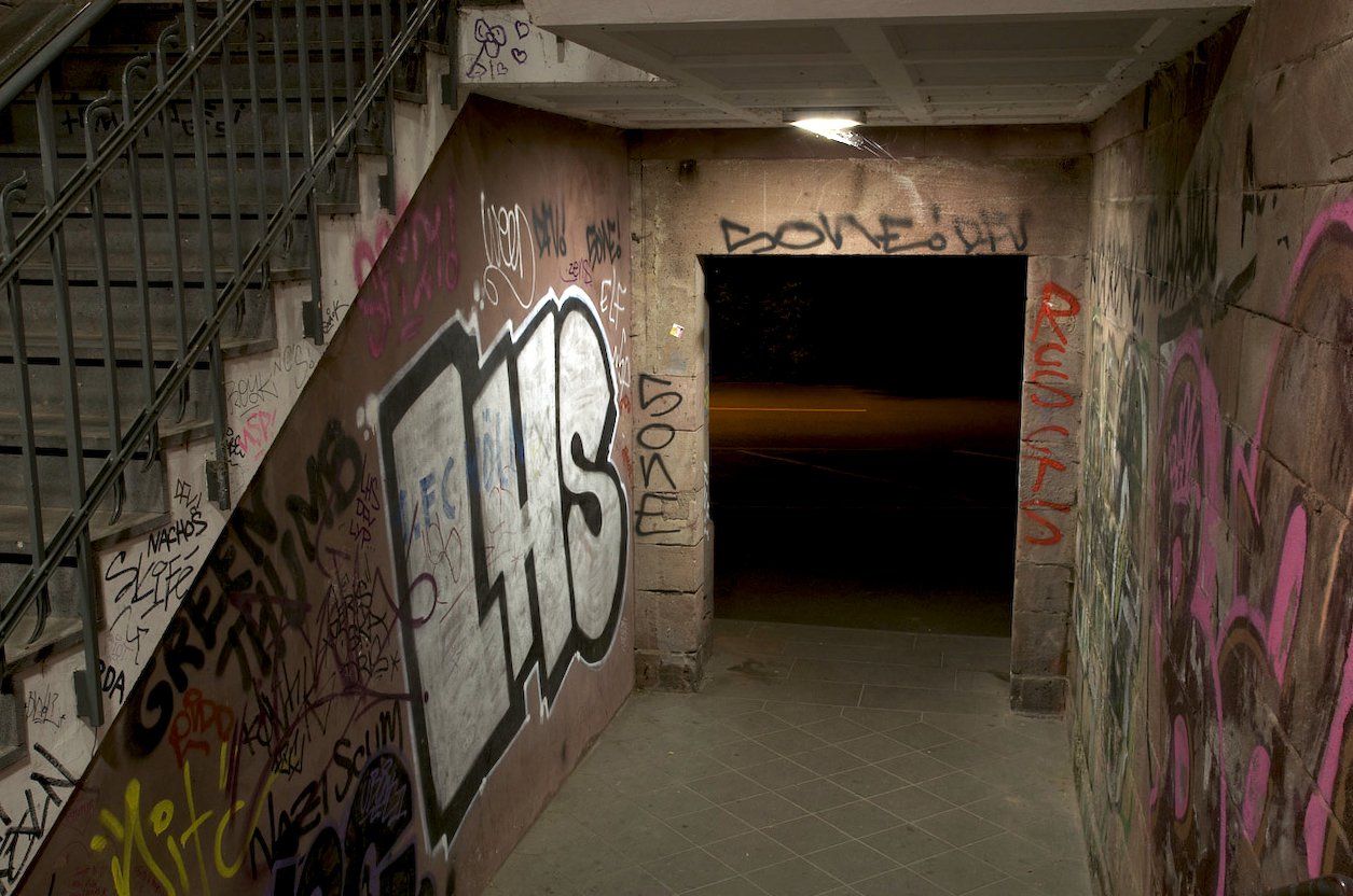 Graffiti Bombing in Köln - Photo by Jupiter - LHs, BridgeWorks, Cologne (2013)