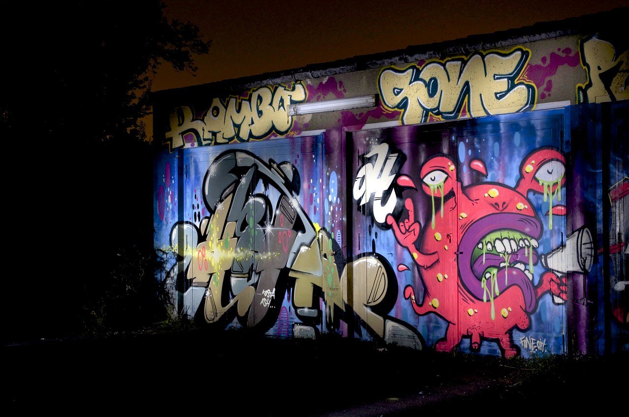 Graffiti Bombing in Köln - Photo by Jupiter - Hope, Fone, Character (2012)