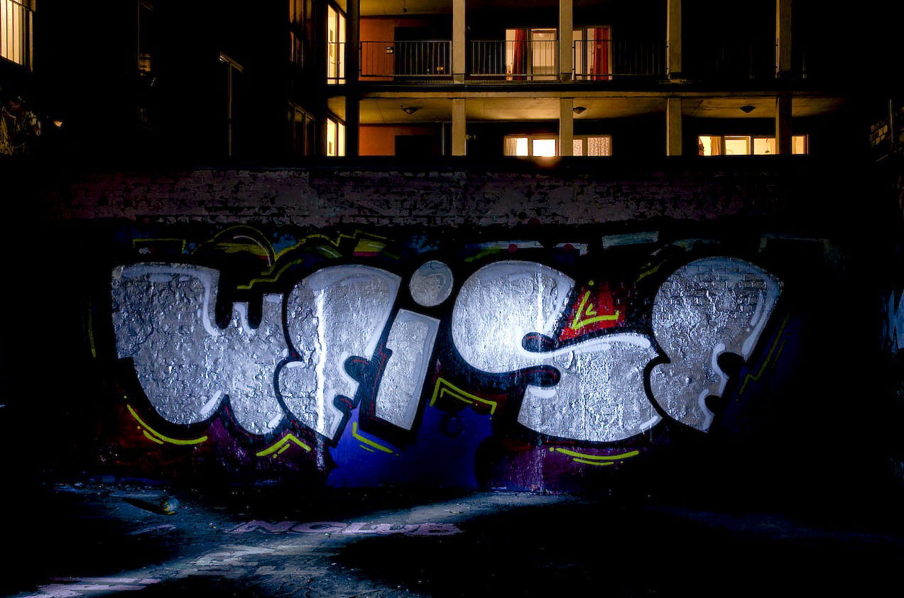 Graffiti Wall in Köln - Photo by Jupiter - Weise, Netz, Serials (2012)