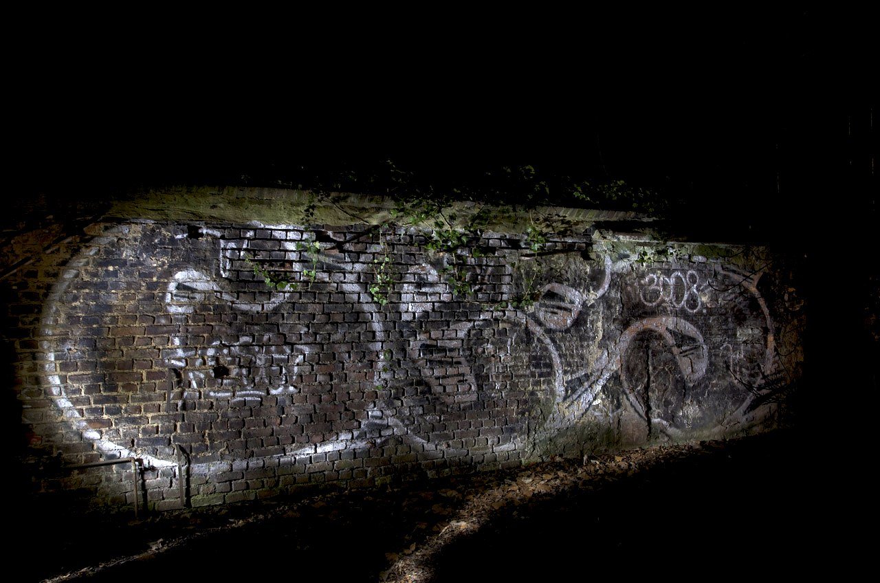 Graffiti Bombing in Köln - Photo by Jupiter - CES, Hidden, Spaces