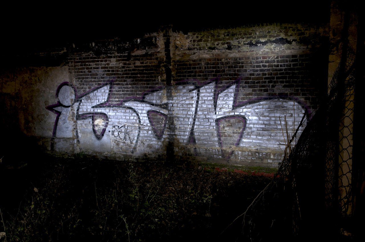 Graffiti Bombing in Köln - Photo by Jupiter - Isak, Hidden, Spaces