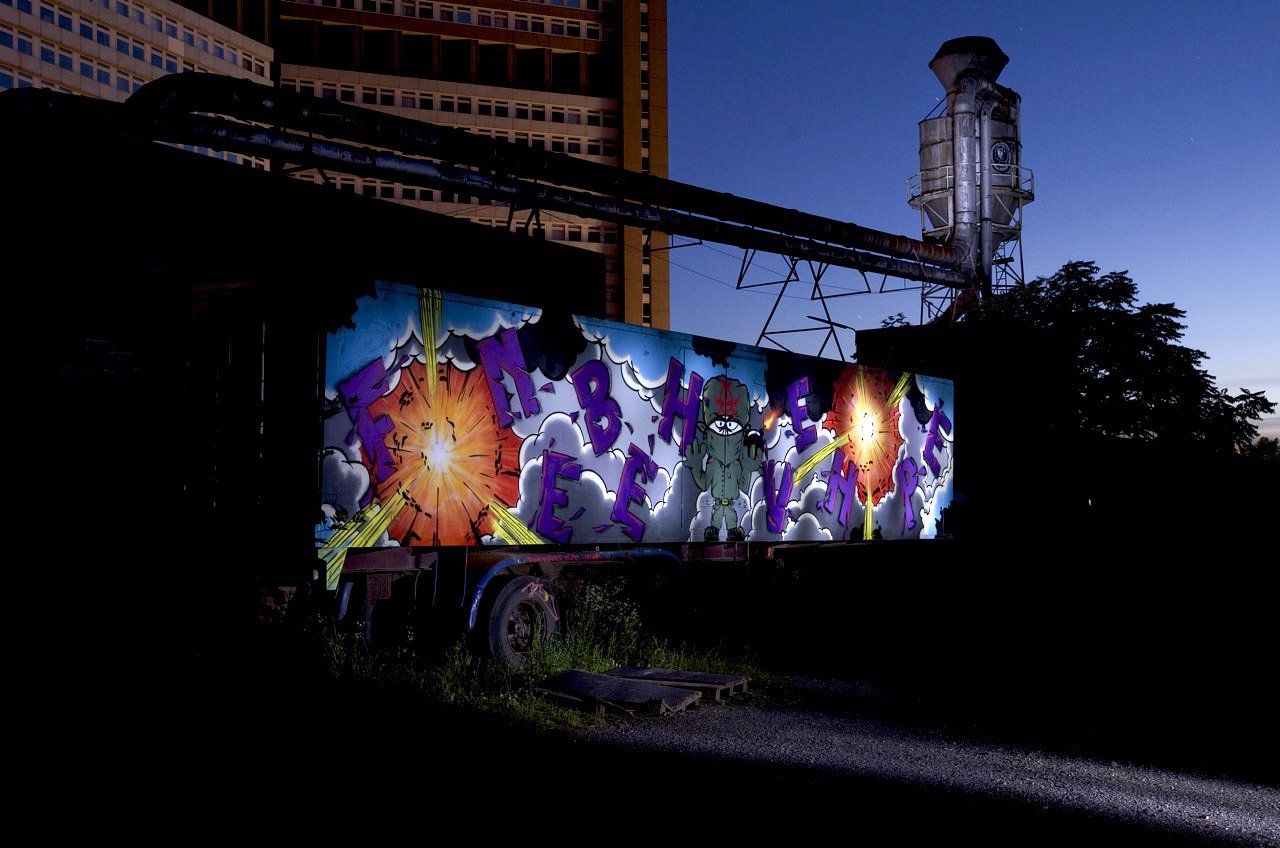 Graffiti Bombing in Köln - Photo by Jupiter - Fone, Behave, Hope (2012)