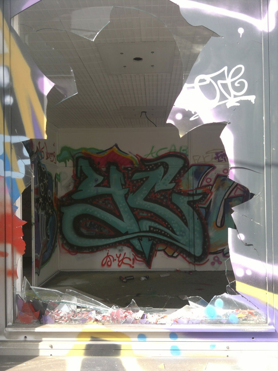 Graffiti Wall - Photo by JustSpray - youwcrew, yc (2016)