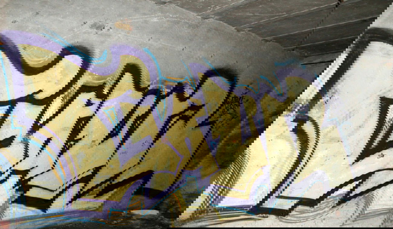 Graffiti Wall - Photo by JustTheG - gaur, slomo, niguh (2014)