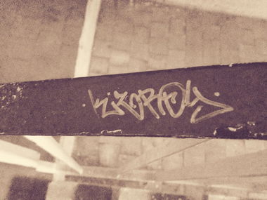 Graffiti Wall - Photo by K1LR0Y - tags (2014)