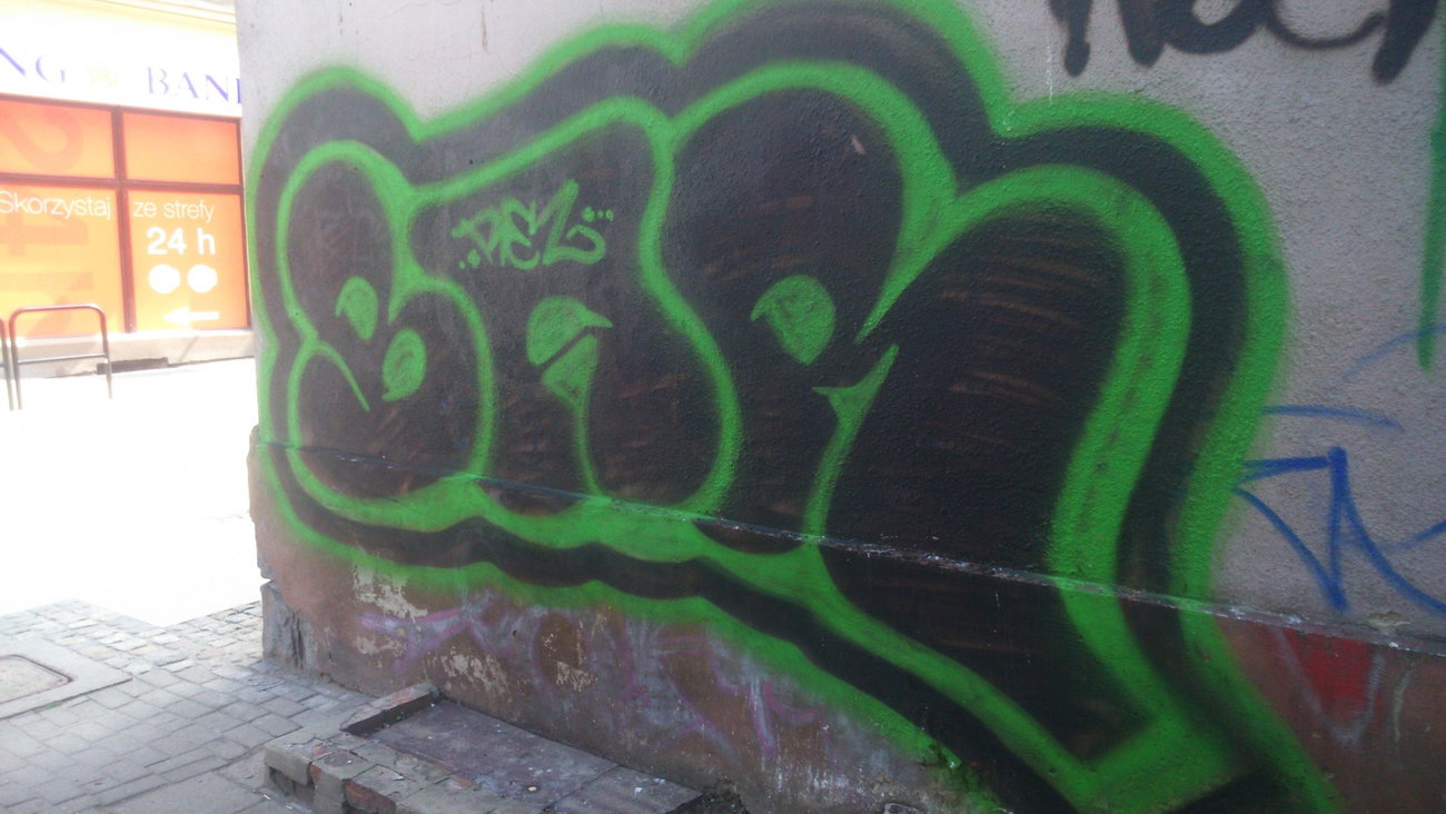 Graffiti in Grudziądz Stare Miasto  - Photo by KABRONE