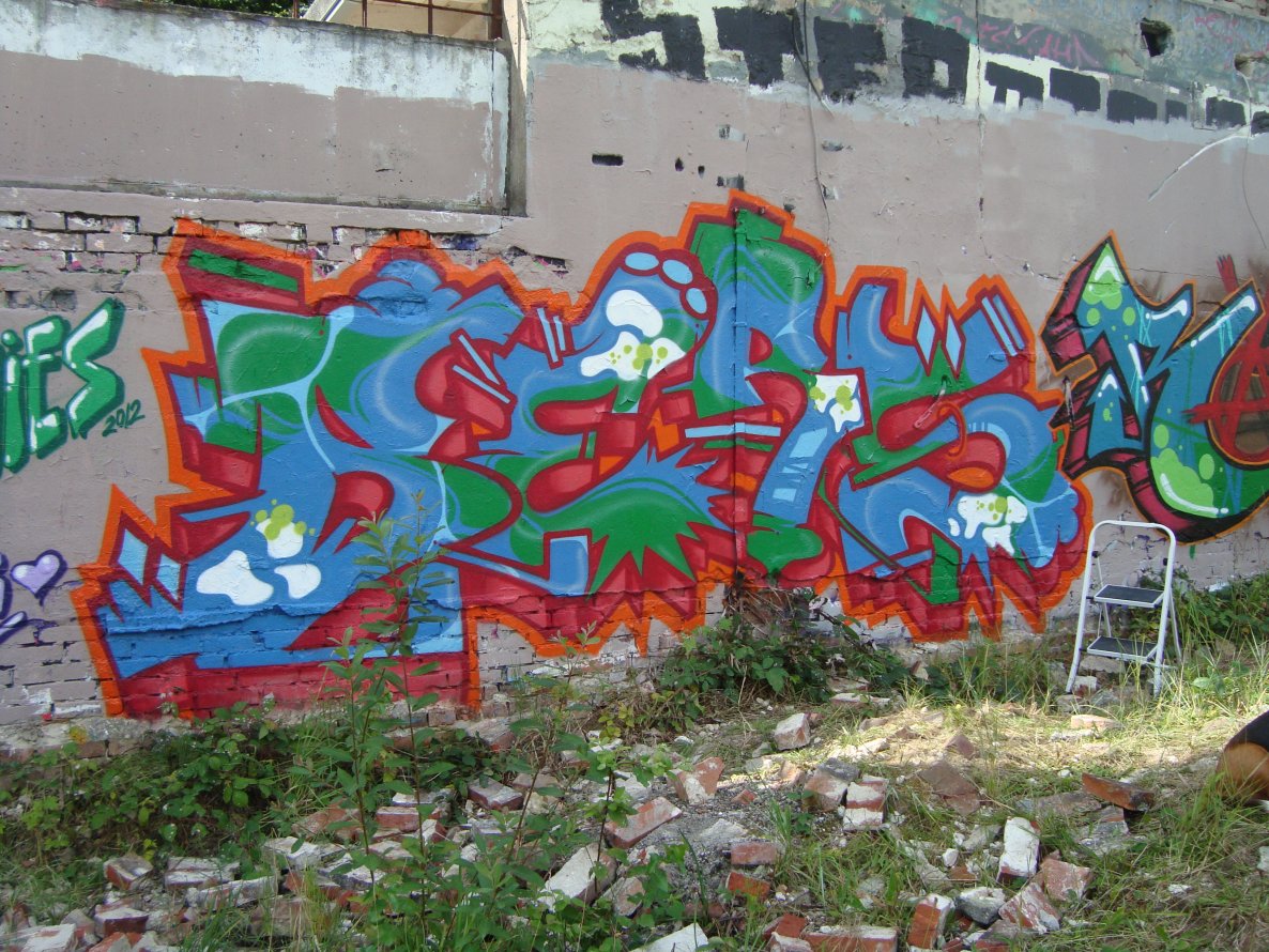 Graffiti Wall - Photo by KASIMIR - Bers.PMZ (2012)