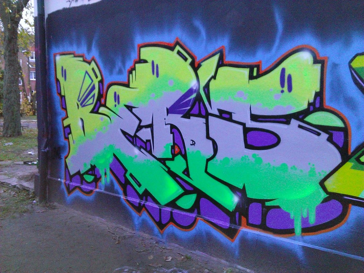 Graffiti Wall - Photo by KASIMIR - BERS.PMZ (2013)