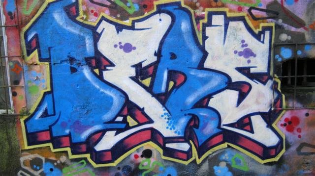 Graffiti Wall - Photo by KASIMIR - Bers (2011)