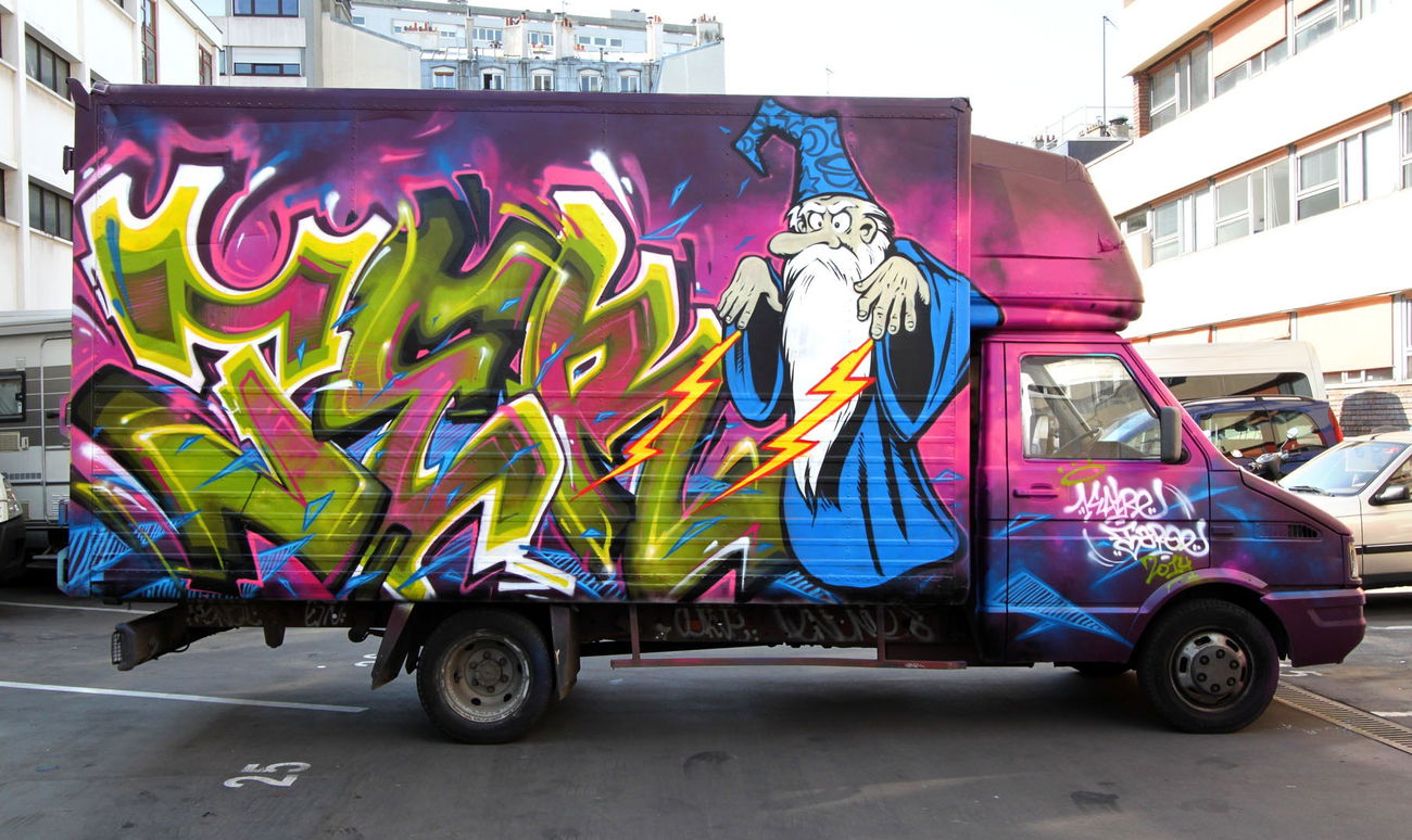 Graffiti Wall in Paris - Photo by KATRE - katre, taroe, ter (2014)