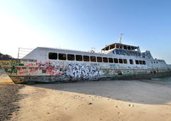 Graffiti Artwork in Panama - Photo by KATRE - katre, silver, graffiti (2014)