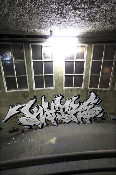 Graffiti Wall in Paris - Photo by KATRE - katre, graffiti, silver (2015)