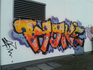 Graffiti Bombing - Photo by KEINEAHNUNG - hoke, ar (2013)