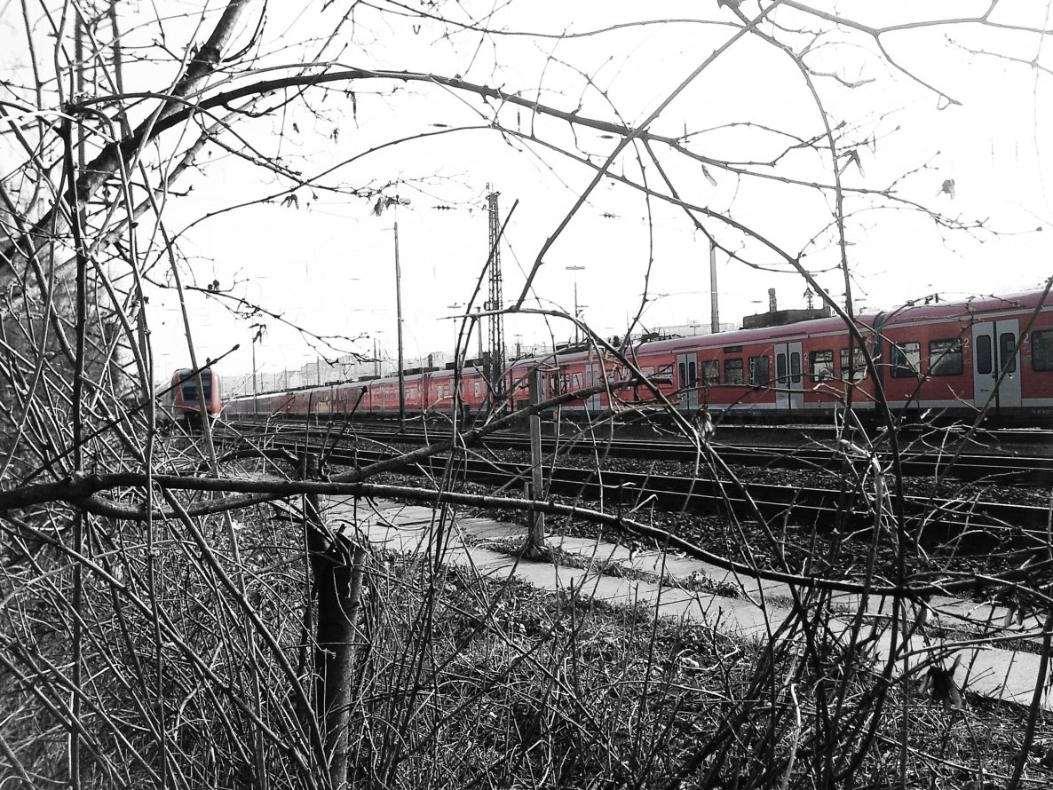 Graffiti Artwork - Photo by KEINEAHNUNG - yard