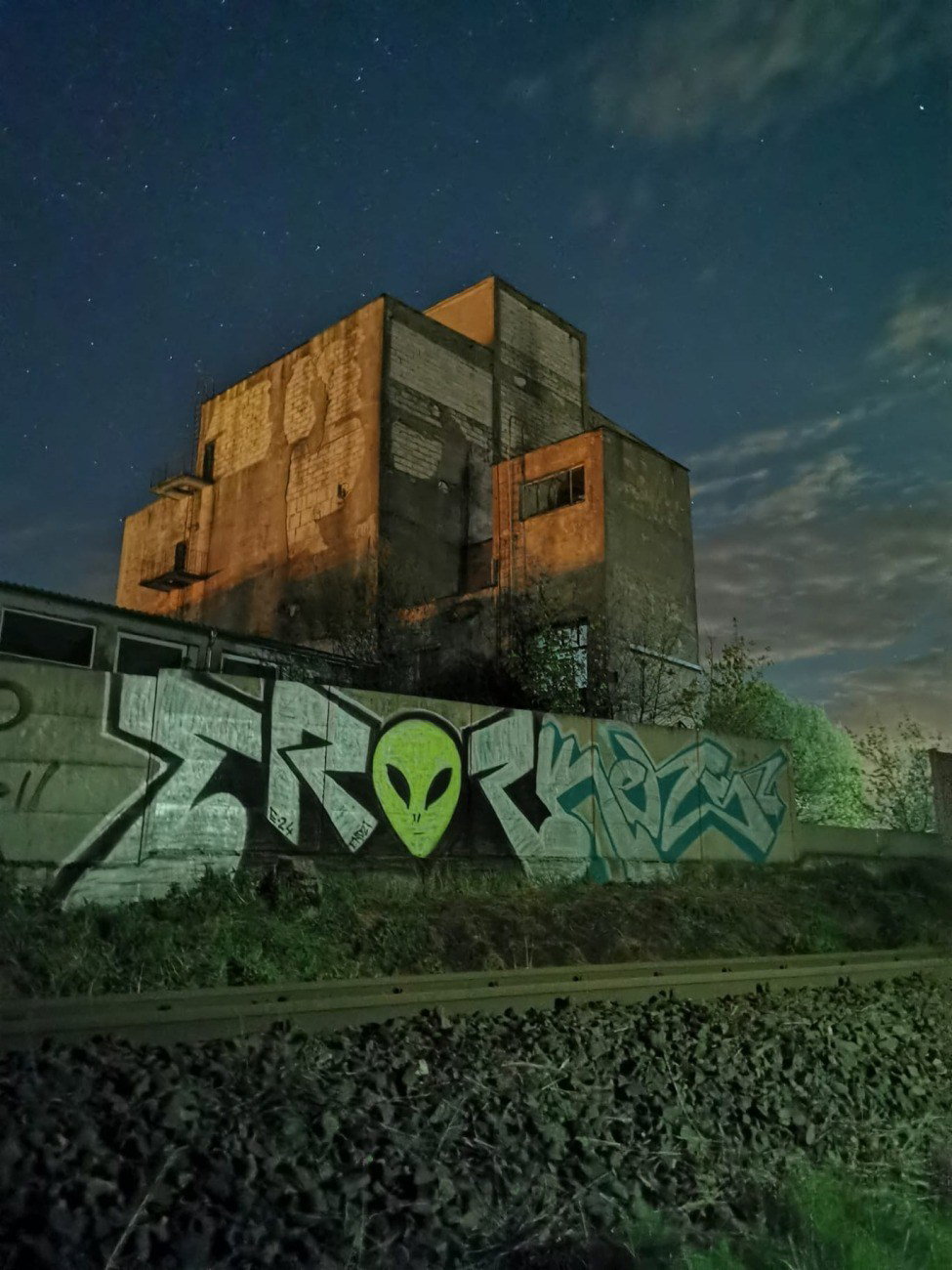 Graffiti Wall - Photo by KENSONE - Eroz, Kens, Alien (2024)