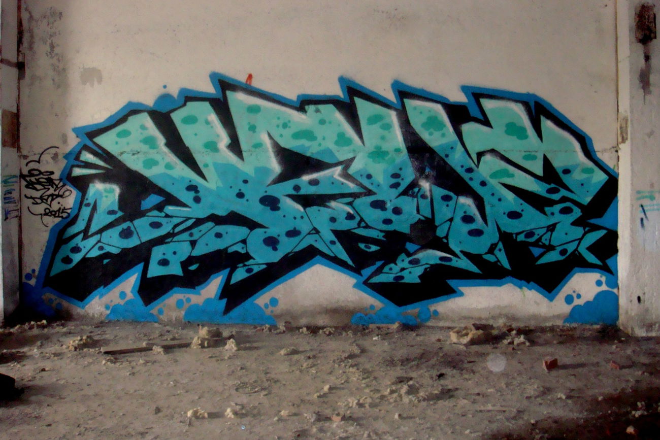 Graffiti Wall - Photo by KEUZ - russia, graffiti, piece (2015)