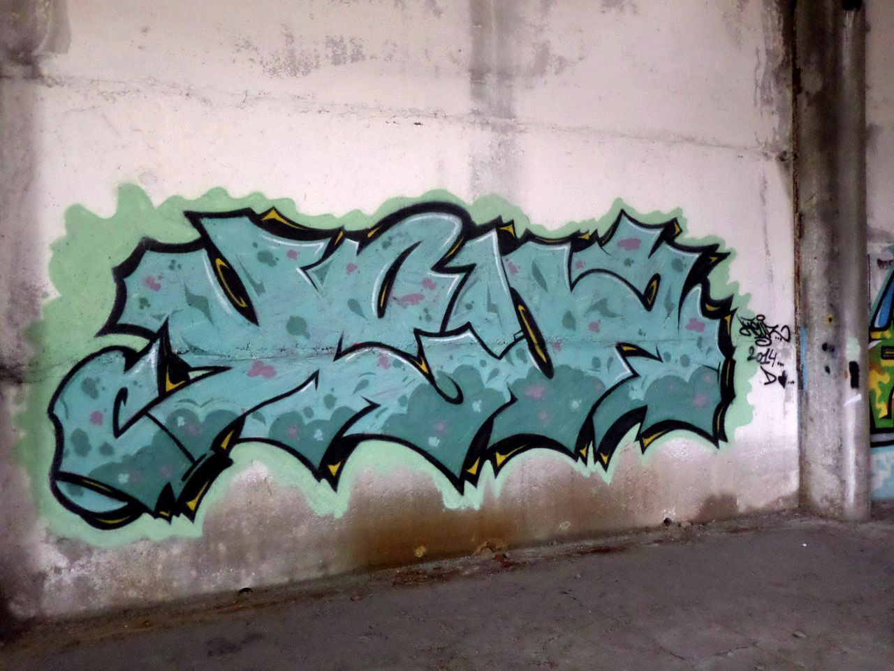 Graffiti Wall - Photo by KEUZ - piece, blue, wall (2014)