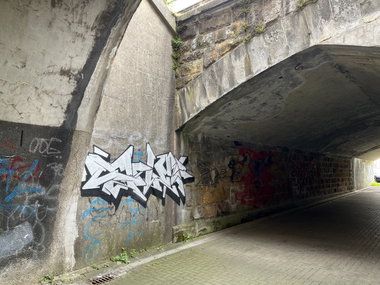 Graffiti Wall in Drehort - Photo by KLFN - ESHAEM (2026)