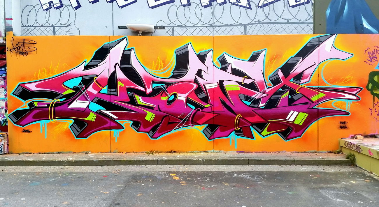 Graffiti Wall - Photo by KONT - KonT (2015)