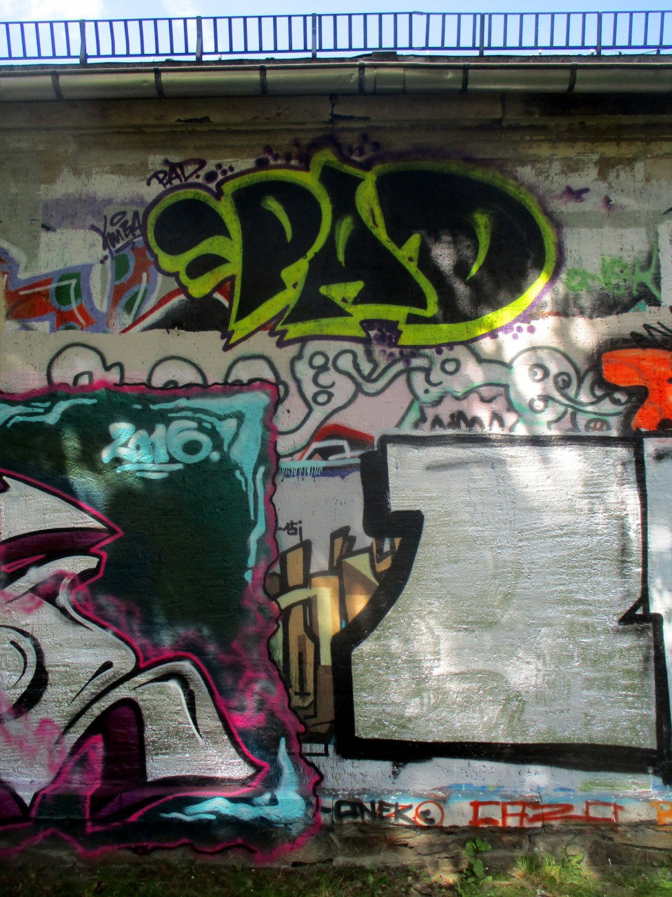 Graffiti Wall - Photo by KUBA182 - pad, kuba, 10years (2016)