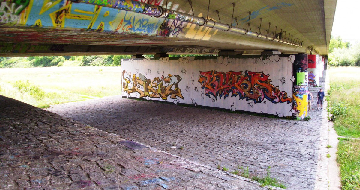 Graffiti Wall in Dresden - Photo by KUBA182 - kuba, pad, dekoc