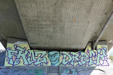 Graffiti Bombing - Photo by KUBA182 - Frozd, Dreck, Kuba (2009)