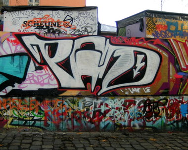 Graffiti Wall in Dresden - Photo by KUBA182 - pad, kuba (2013)