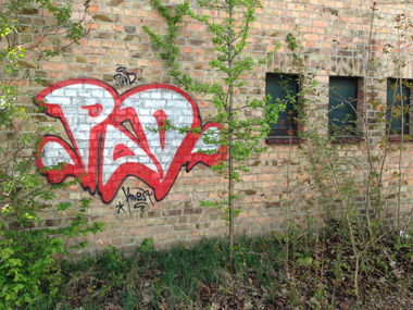 Graffiti Bombing - Photo by KUBA182 - pad, kuba (2014)