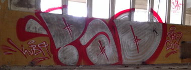 Graffiti Bombing - Photo by KUBA182 - pad, kuba, throwie (2914)