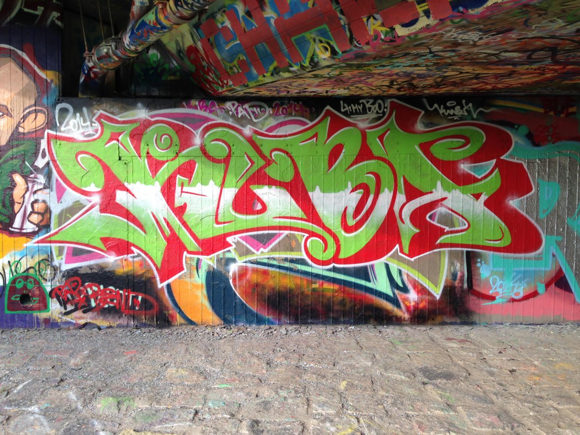 Graffiti Wall - Photo by KUBA182 - pad, kuba (2014)