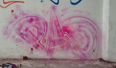 Graffiti Wall - Photo by KUBA182 - pad, kuba (2014)